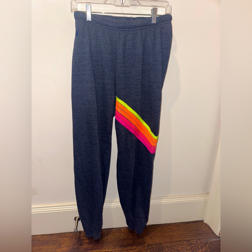 Chevron 5 Stripe from Aviator Nation in the color navy.